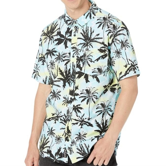 NWT Quiksilver Regular Fit Simple Days Button Down Shirt - Picture 1 of 5